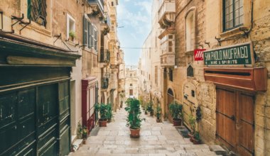 Malta: The Country of Half-Neglected Buildings
