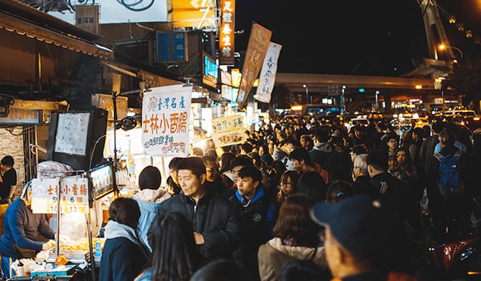 the busy food markets of Taiwan