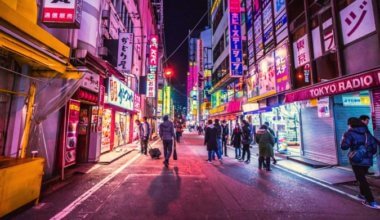 A neon night photo of the busy streets of Tokyo, Japan