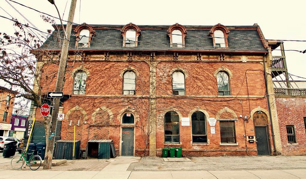 The exterior of The Parkdale Hostellerie in Toronto, Canada